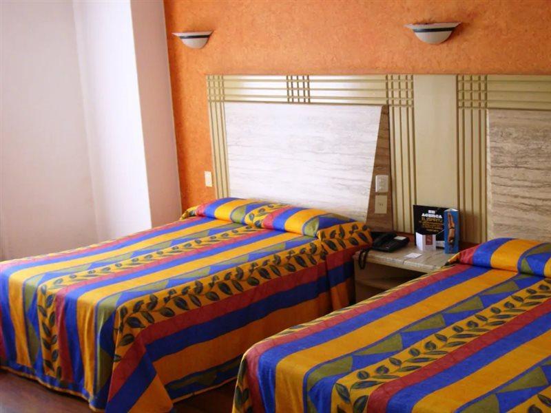 גואדלחארה Hotel Cervantes מראה חיצוני תמונה