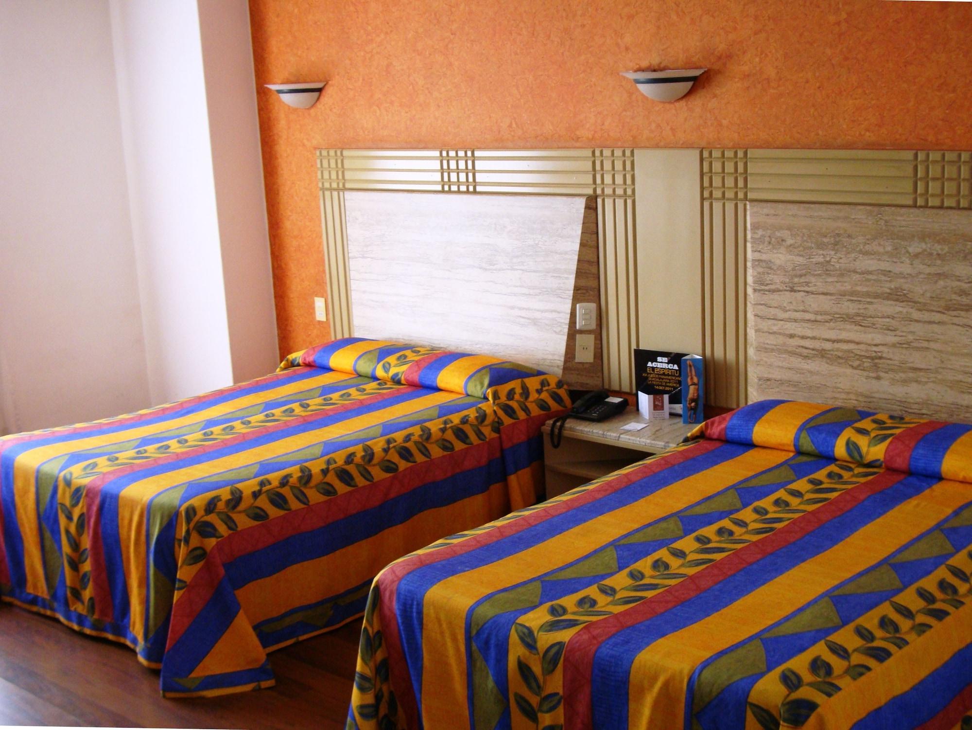 גואדלחארה Hotel Cervantes מראה חיצוני תמונה