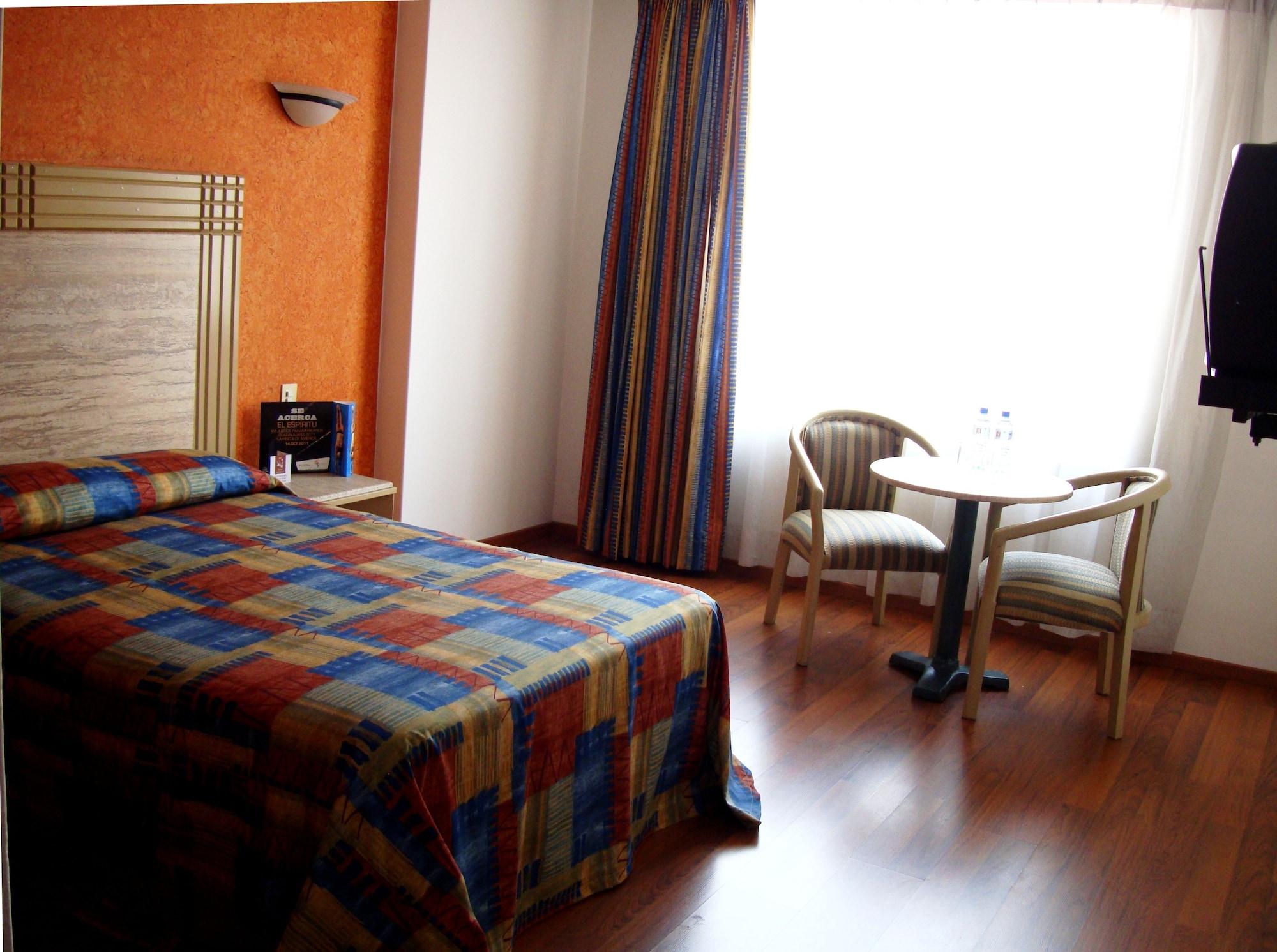 גואדלחארה Hotel Cervantes מראה חיצוני תמונה